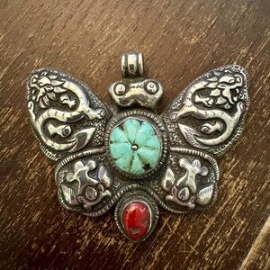 ANTIQUE TIBETAN CARVED SILVER BUTTERFLY TURQUOISE CORAL PENDANT AMULET PATINA